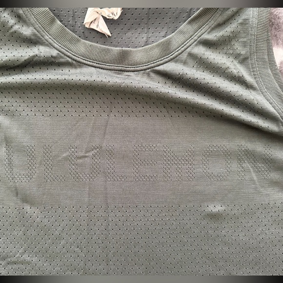 Lululemon tank🍋 - Picture 8 of 9
